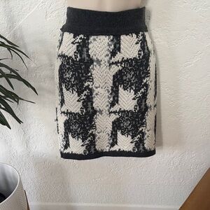 MERINOS Women’s 50% Wool Mini Skirt Size Medium EUC